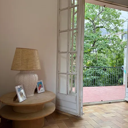 Au Coeur Du Village De *